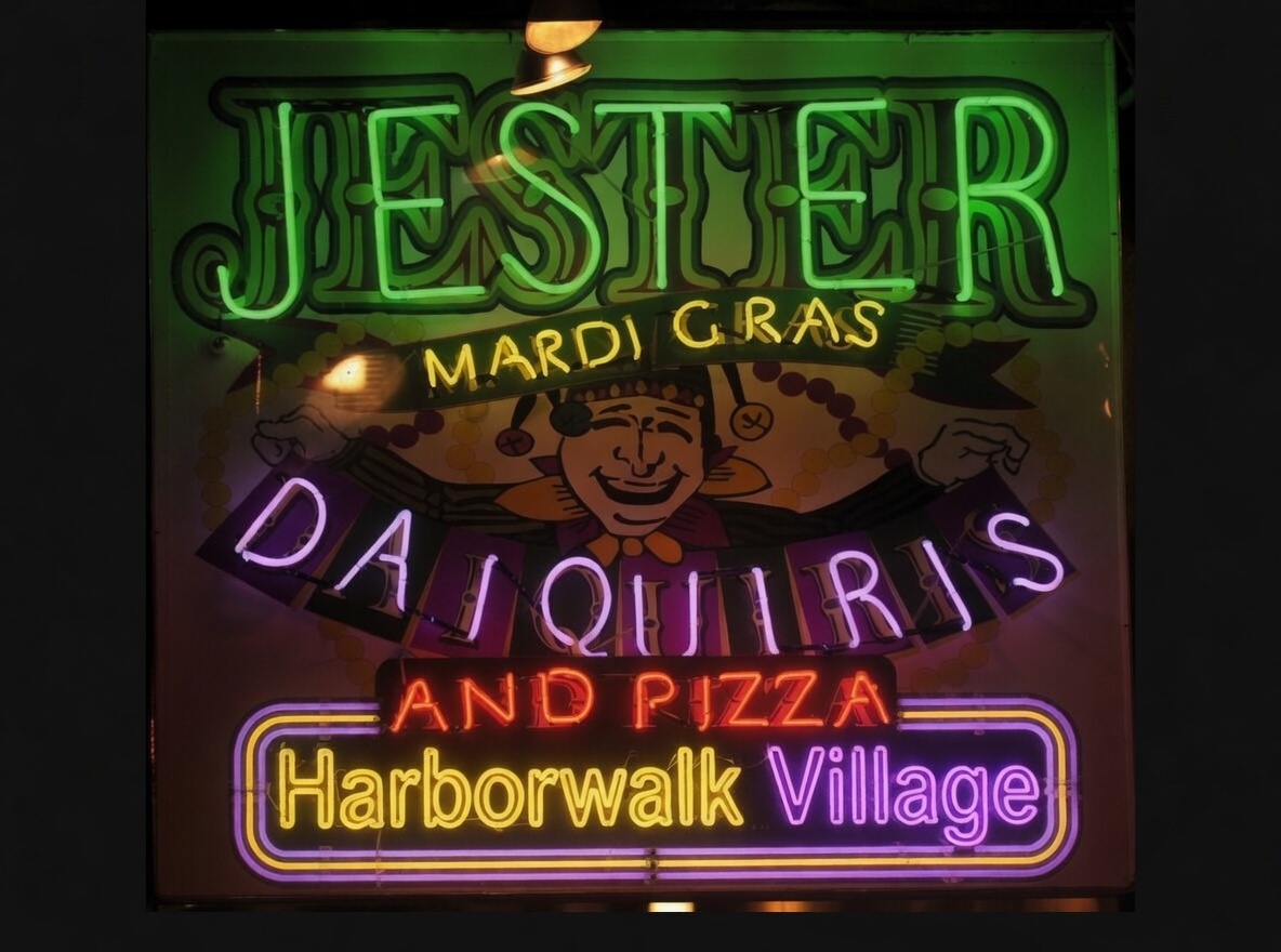 Read more about the article Taste the Flavors of New Orleans Right Here in Destin: Jester Mardi Gras Daiquiris at HarborWalk Village